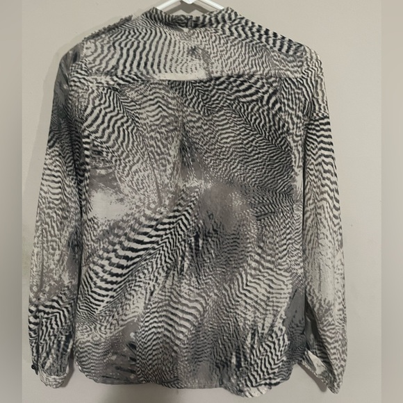 50 Shades of Grey patterned LOFT Blouse! - Picture 2 of 6